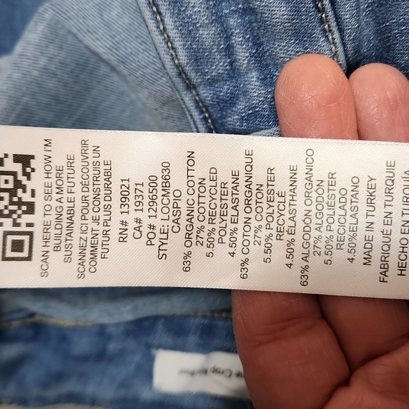 Frame Le One Crop Mini Boot Jeans in Caspio - Picture 8 of 9